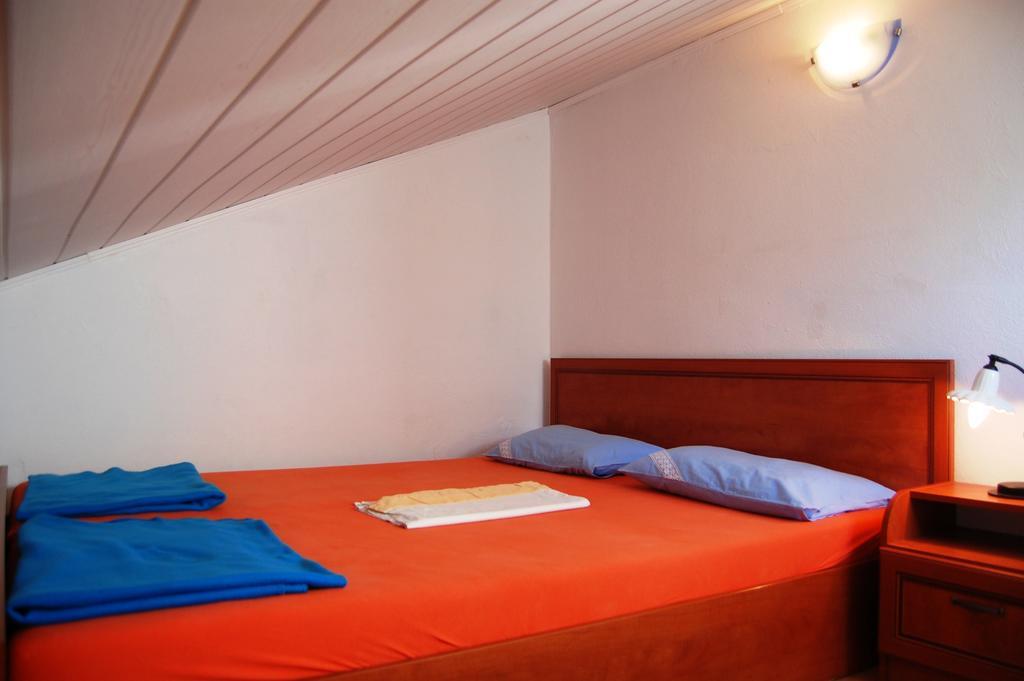 Apartments Setka Krk Town Rum bild