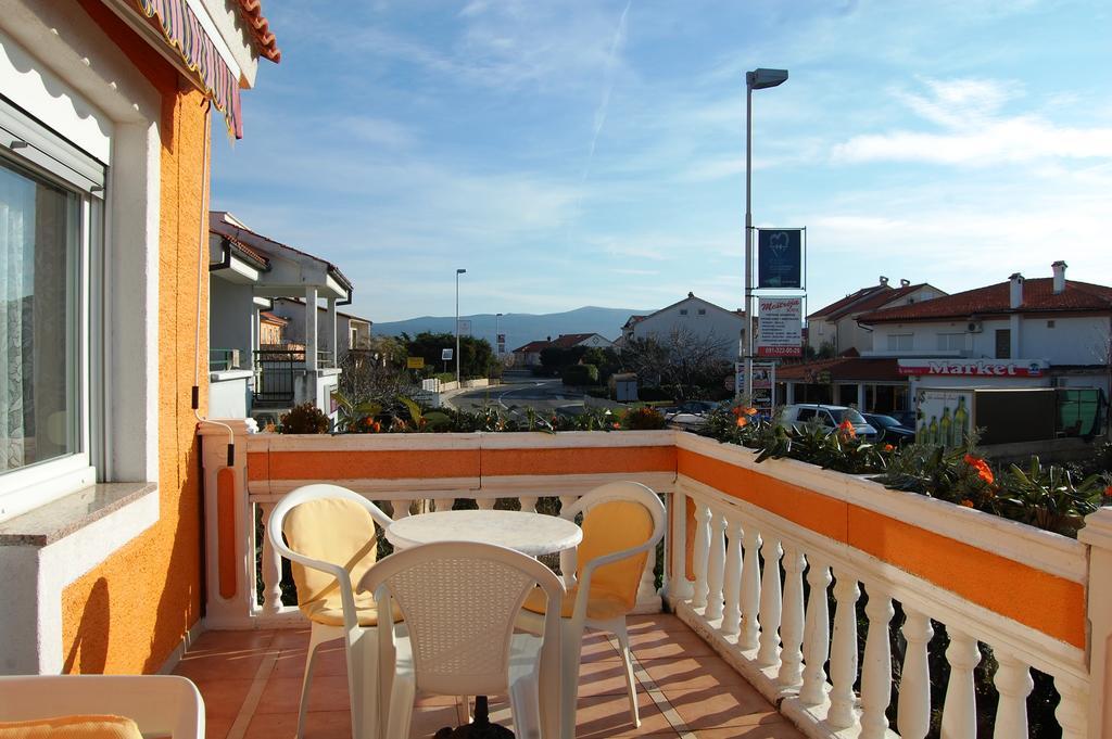 Apartments Setka Krk Town Rum bild